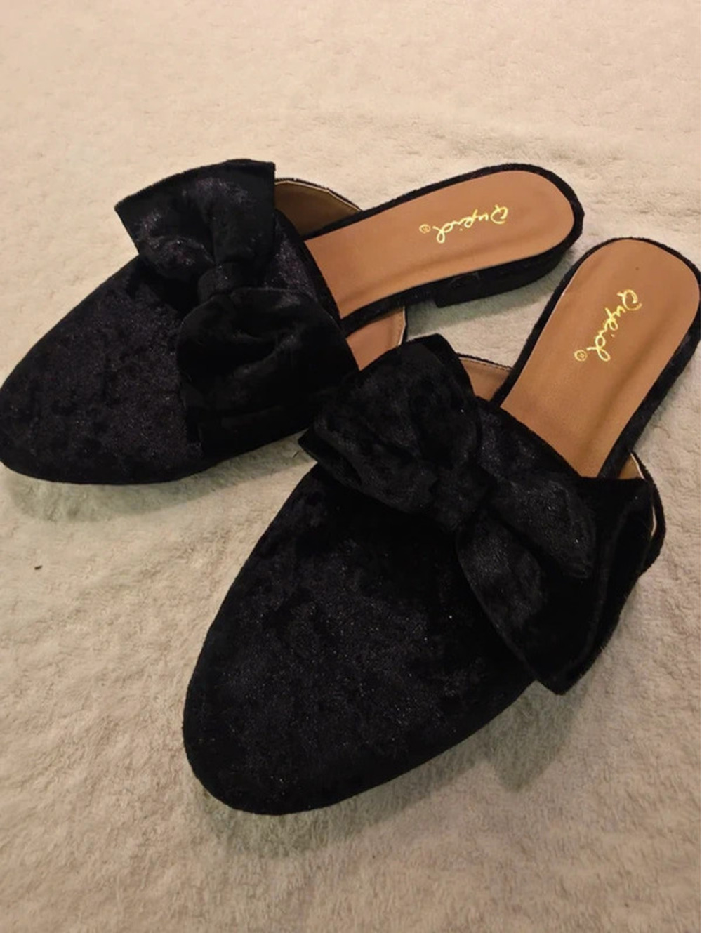Ladies size 7 bow shoes velvet